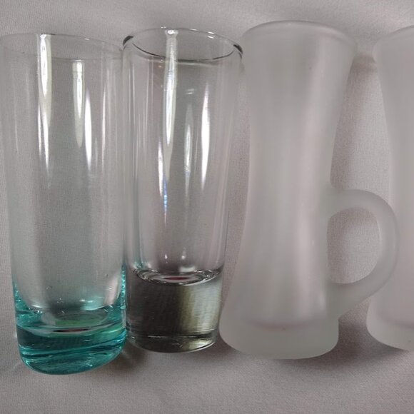 Other - SET of 4 - shot, cordial or liqueur glasses  (2-w-handles)